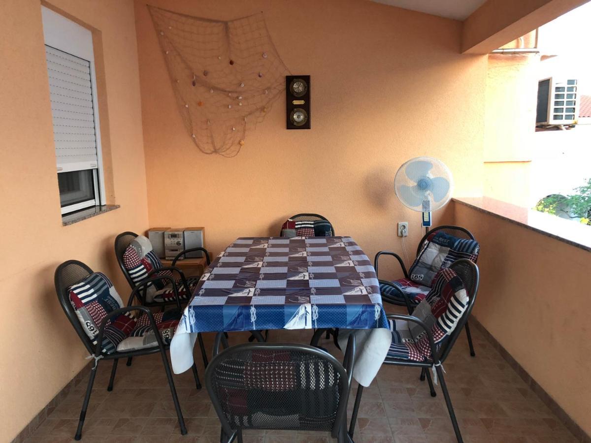 Apartman Luka Vir Lägenhet Exteriör bild