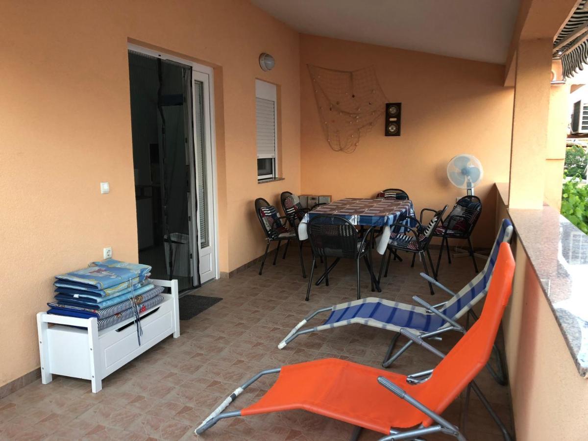 Apartman Luka Vir Lägenhet Exteriör bild