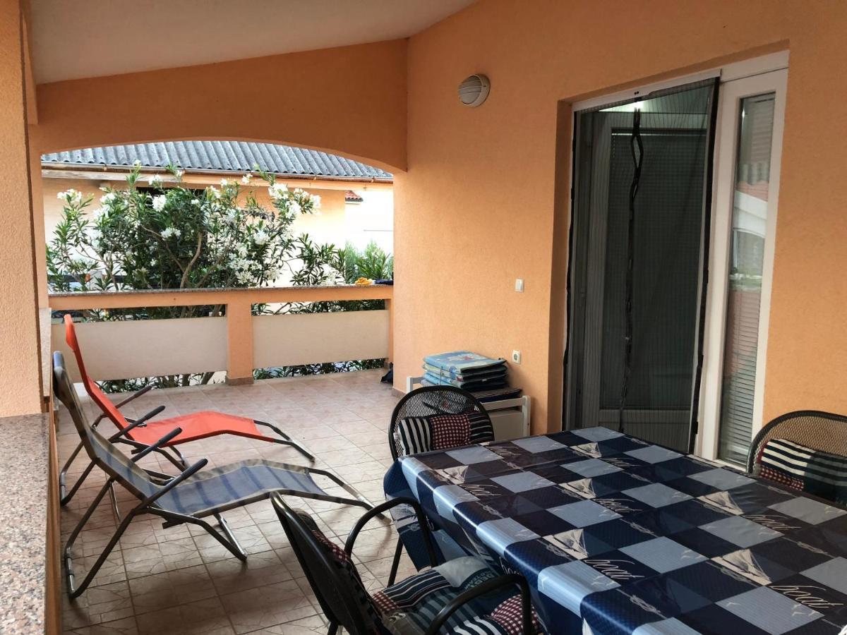 Apartman Luka Vir Lägenhet Exteriör bild