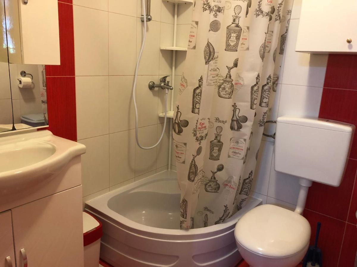 Apartman Luka Vir Lägenhet Exteriör bild