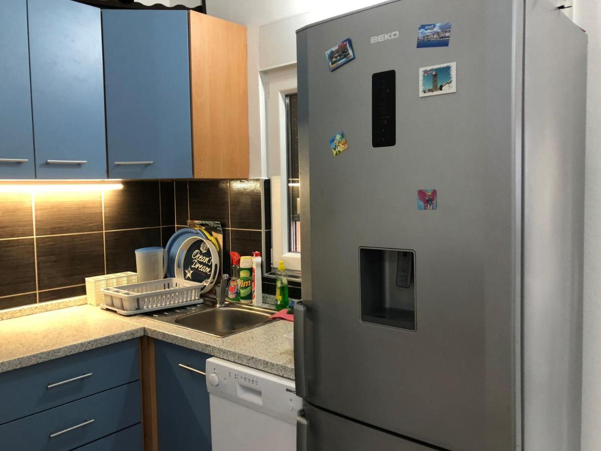 Apartman Luka Vir Lägenhet Exteriör bild
